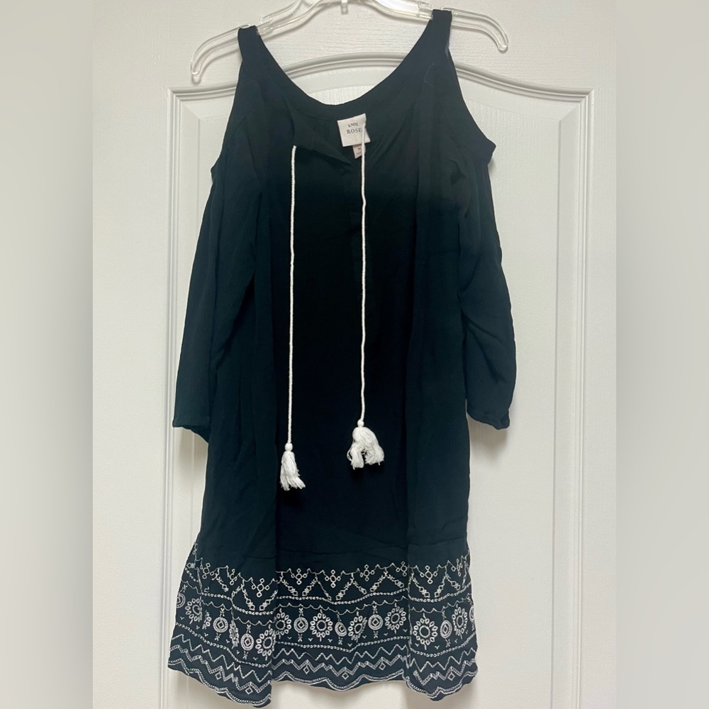Knox Rose 100% Rayon Embroidered Midi Dress